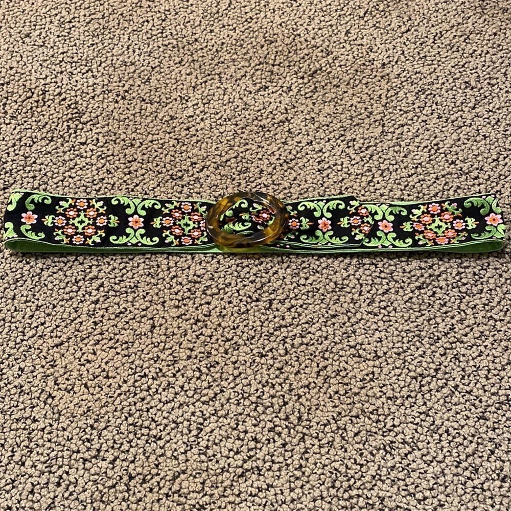 Tortoise Shell Buckle Fabric Belt Size Medium in Like New Condition